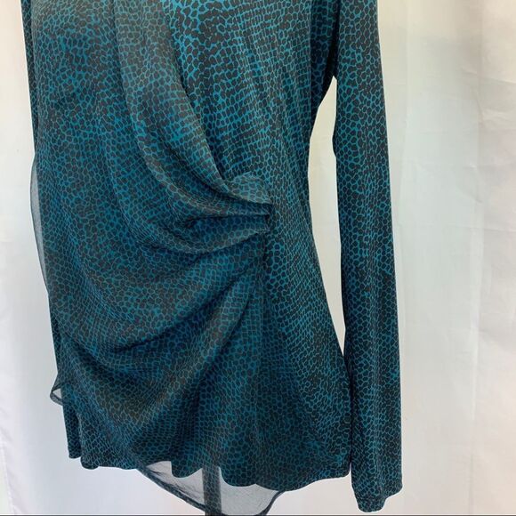 Jones New York green long sleeve snake print side ruching chiffon blouse size M - Picture 5 of 10